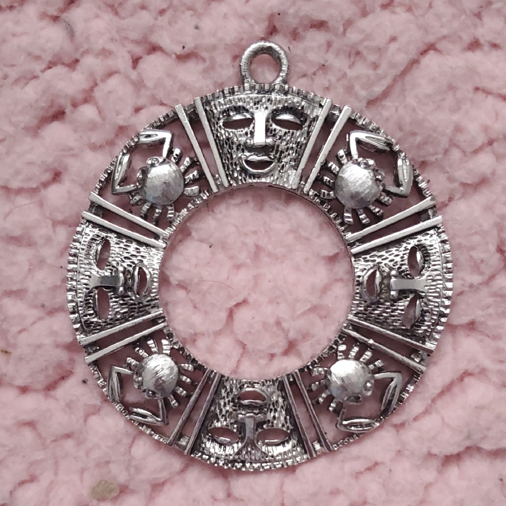 VTG 70s Sarah Coventry Cancer Zodiac Pendant – Talisman of Love